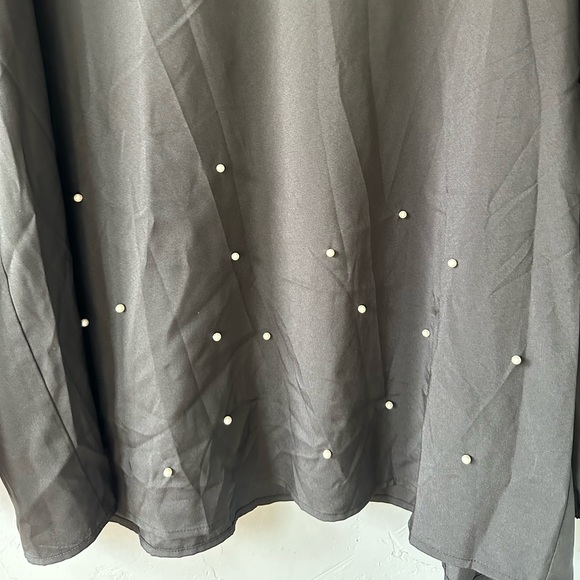 Black long sleeve top, with pearl beads, lantern sleeves, 3XL, SHEIN - Picture 2 of 10
